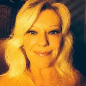 Meet your Posher, Michele